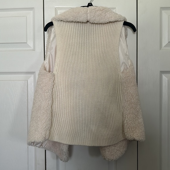 Ana Cream Colored Sherpa Vest - Picture 4 of 6